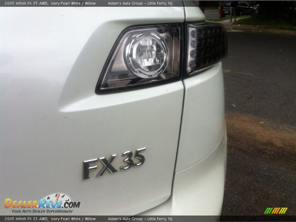 2005 Infiniti FX 35 AWD Ivory Pearl White / Willow Photo #6