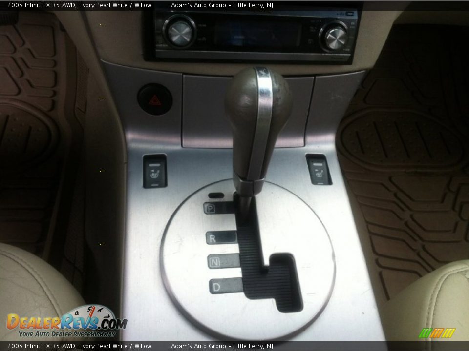 2005 Infiniti FX 35 AWD Ivory Pearl White / Willow Photo #16