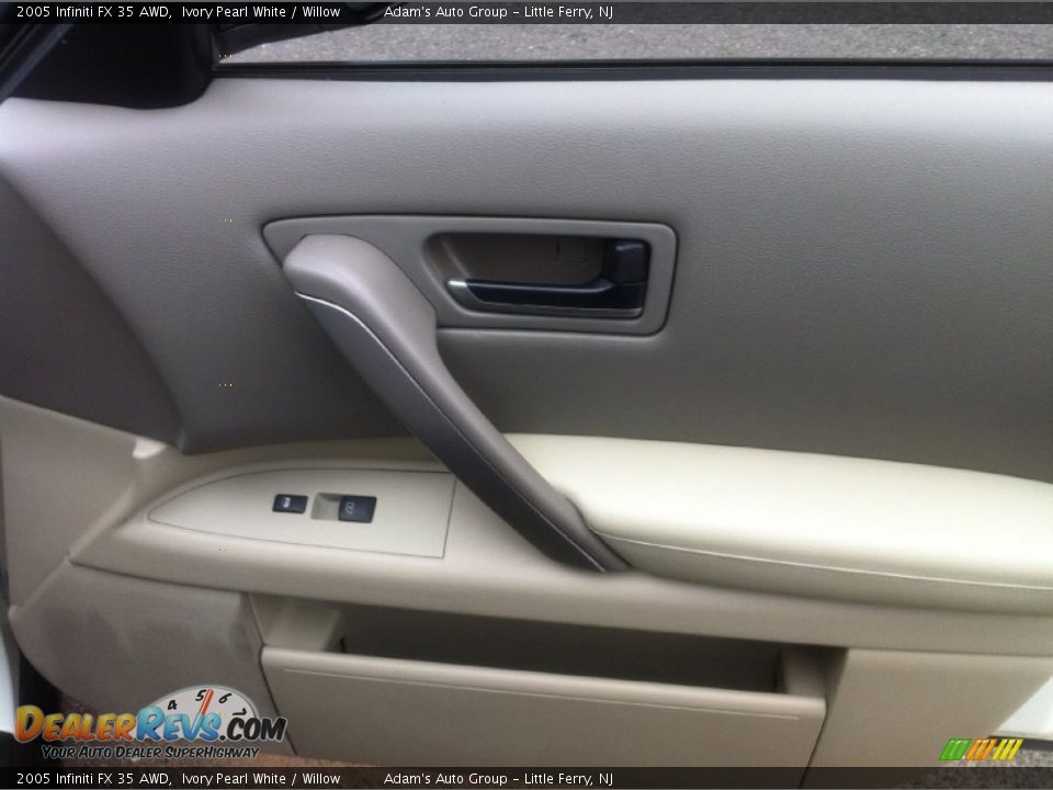 2005 Infiniti FX 35 AWD Ivory Pearl White / Willow Photo #19