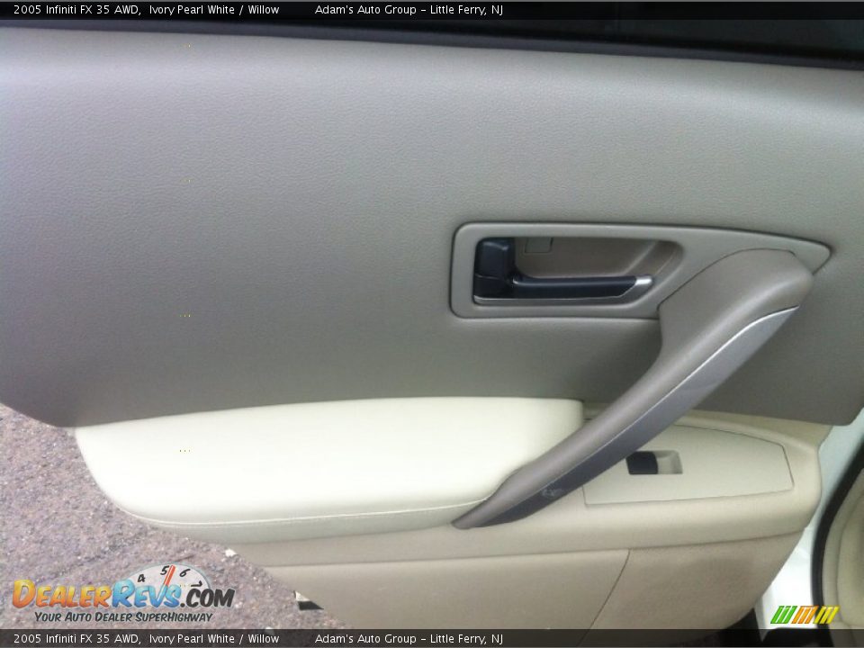 2005 Infiniti FX 35 AWD Ivory Pearl White / Willow Photo #26