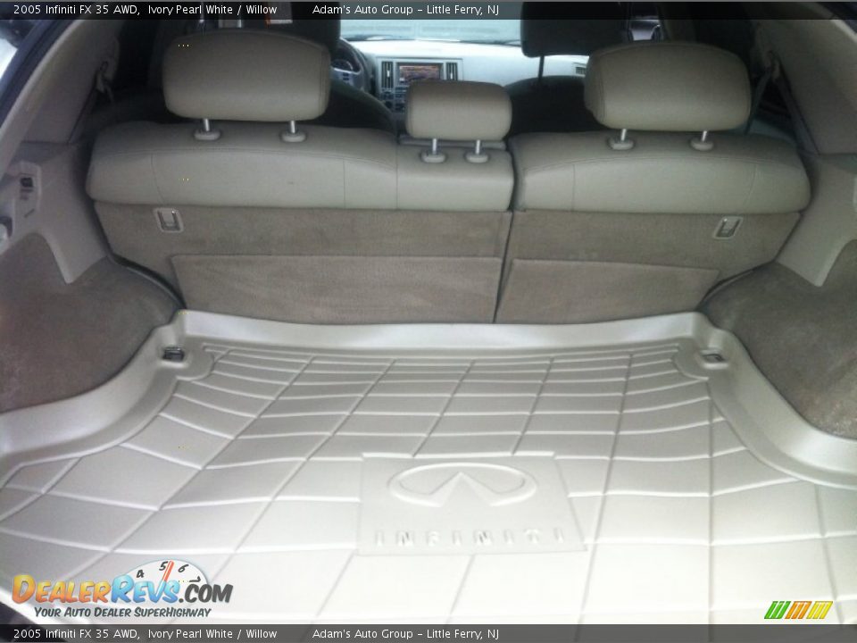 2005 Infiniti FX 35 AWD Ivory Pearl White / Willow Photo #29
