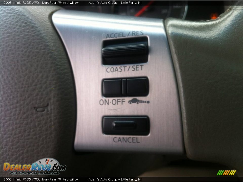 2005 Infiniti FX 35 AWD Ivory Pearl White / Willow Photo #31