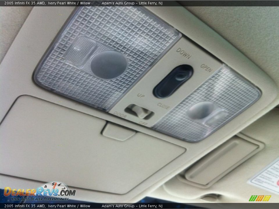2005 Infiniti FX 35 AWD Ivory Pearl White / Willow Photo #33