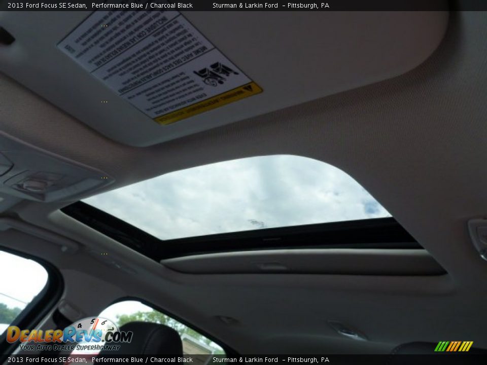 2013 Ford Focus SE Sedan Performance Blue / Charcoal Black Photo #10