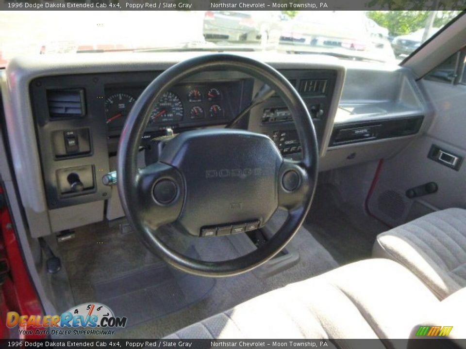 1996 Dodge Dakota Extended Cab 4x4 Poppy Red / Slate Gray Photo #10