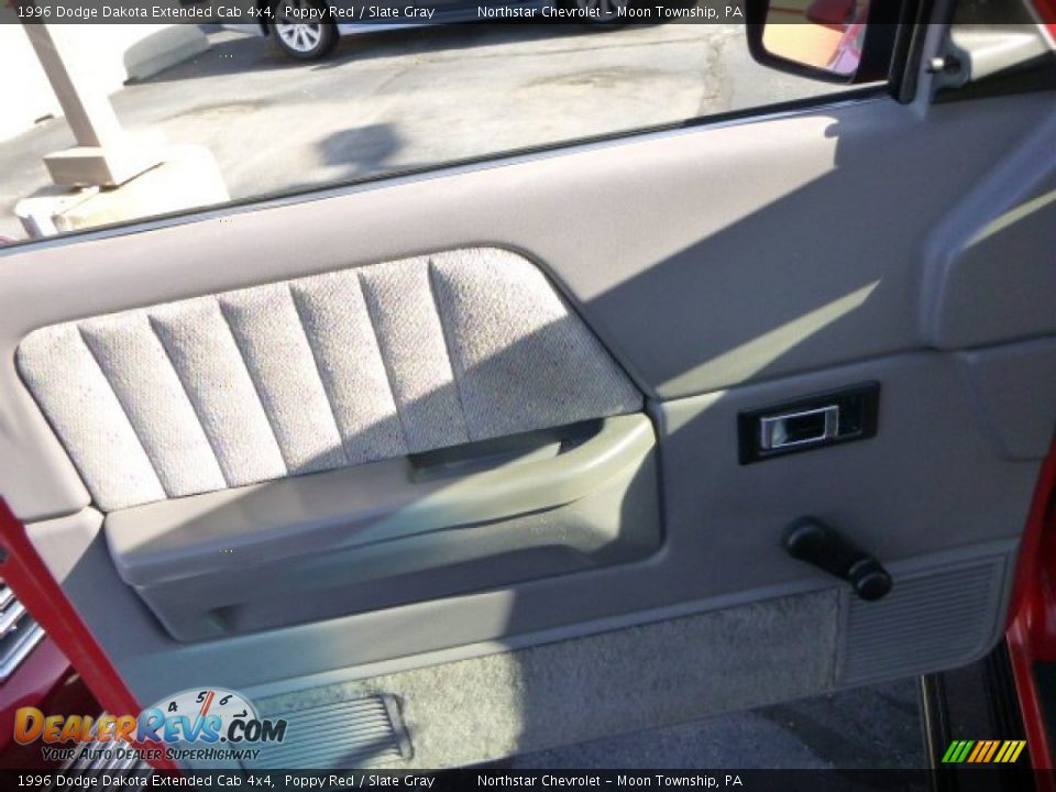 1996 Dodge Dakota Extended Cab 4x4 Poppy Red / Slate Gray Photo #11