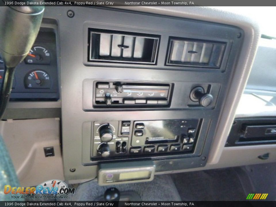 Controls of 1996 Dodge Dakota Extended Cab 4x4 Photo #13