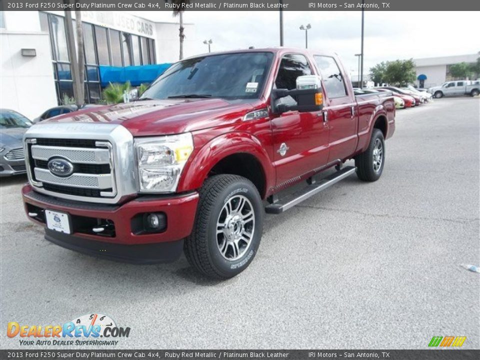 Front 3/4 View of 2013 Ford F250 Super Duty Platinum Crew Cab 4x4 Photo #1