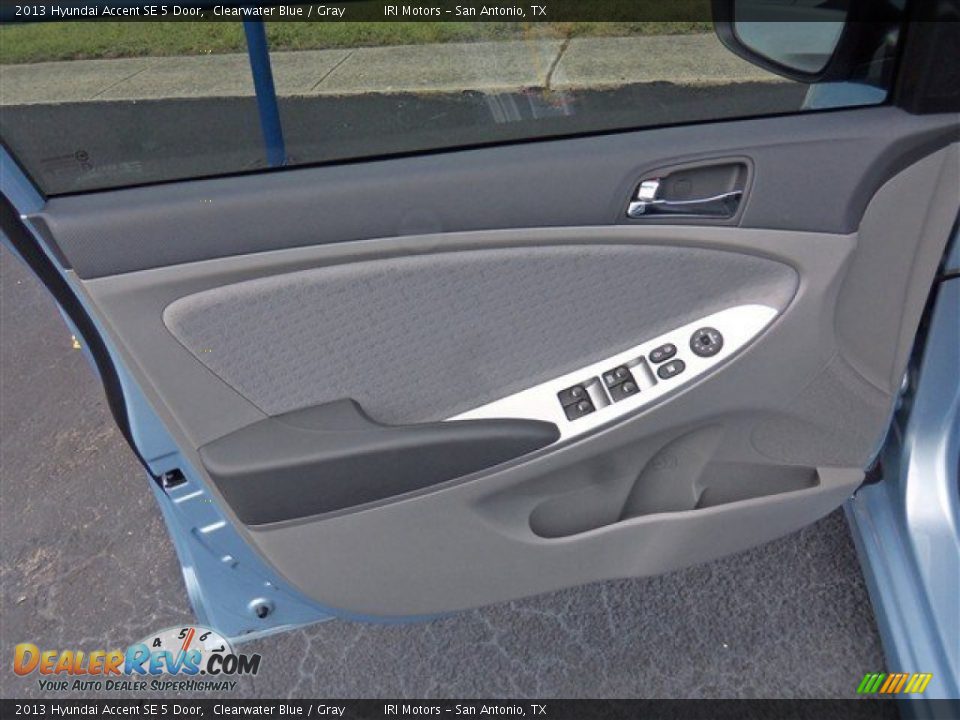 2013 Hyundai Accent SE 5 Door Clearwater Blue / Gray Photo #4