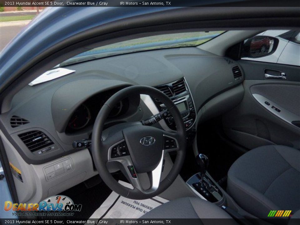 2013 Hyundai Accent SE 5 Door Clearwater Blue / Gray Photo #5