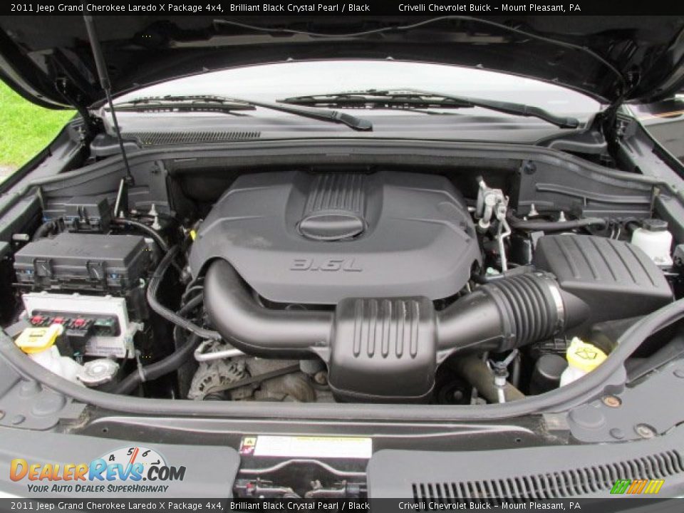 2011 Jeep Grand Cherokee Laredo X Package 4x4 Brilliant Black Crystal Pearl / Black Photo #11