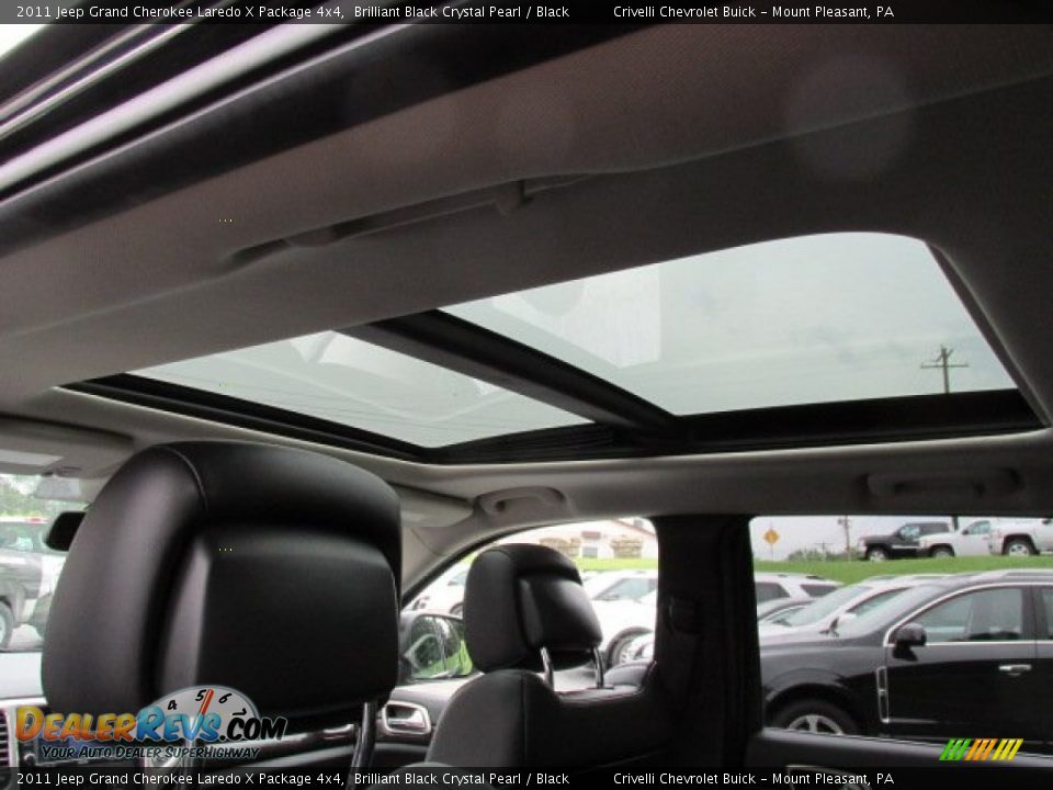 2011 Jeep Grand Cherokee Laredo X Package 4x4 Brilliant Black Crystal Pearl / Black Photo #13