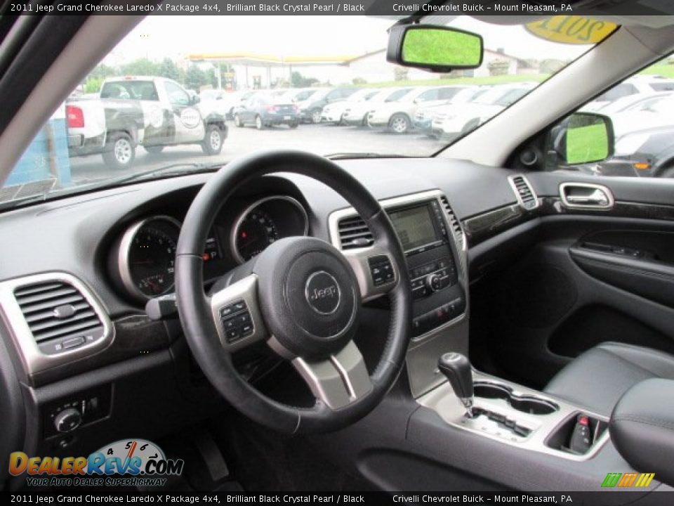 2011 Jeep Grand Cherokee Laredo X Package 4x4 Brilliant Black Crystal Pearl / Black Photo #14
