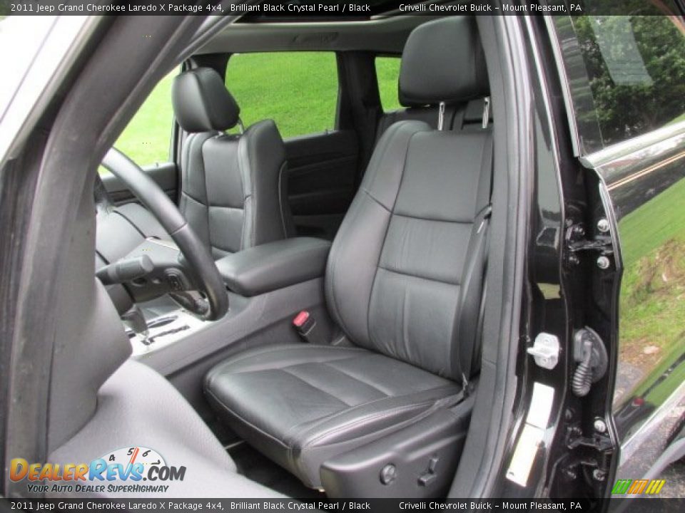2011 Jeep Grand Cherokee Laredo X Package 4x4 Brilliant Black Crystal Pearl / Black Photo #15