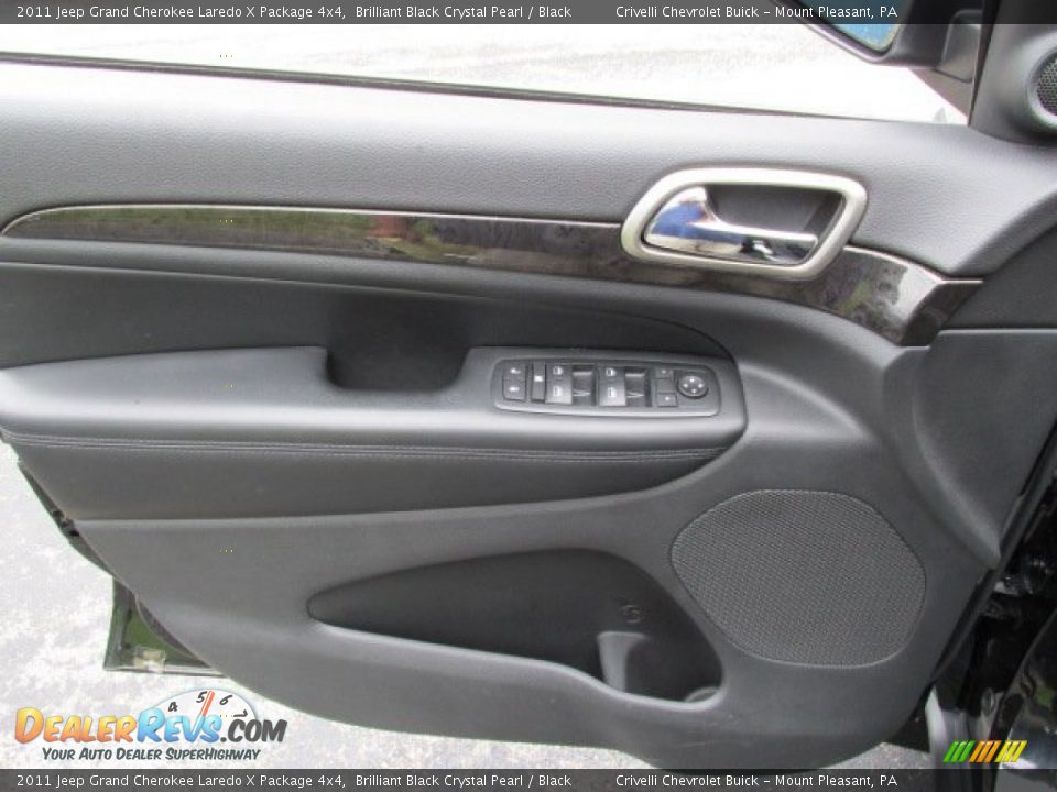 2011 Jeep Grand Cherokee Laredo X Package 4x4 Brilliant Black Crystal Pearl / Black Photo #19