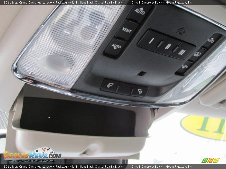 2011 Jeep Grand Cherokee Laredo X Package 4x4 Brilliant Black Crystal Pearl / Black Photo #25