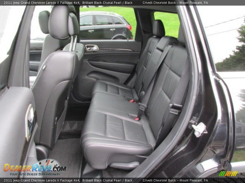 2011 Jeep Grand Cherokee Laredo X Package 4x4 Brilliant Black Crystal Pearl / Black Photo #28