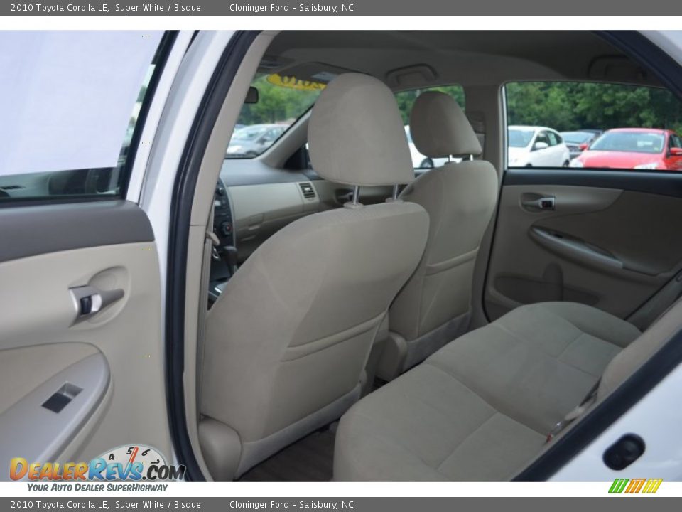 2010 Toyota Corolla LE Super White / Bisque Photo #11