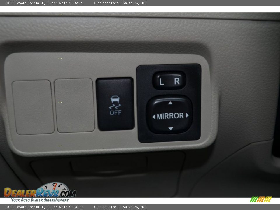2010 Toyota Corolla LE Super White / Bisque Photo #19