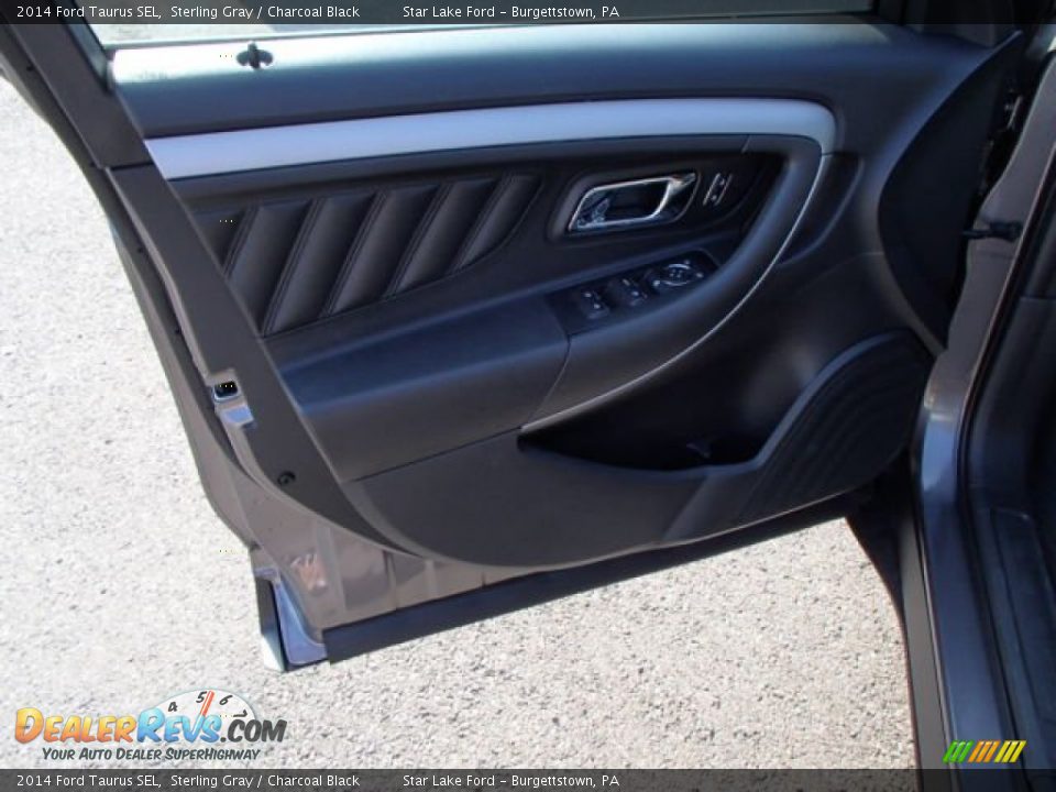 Door Panel of 2014 Ford Taurus SEL Photo #11