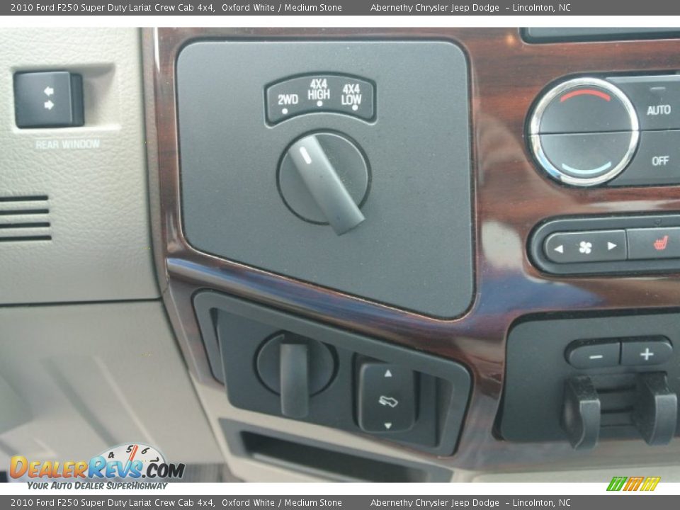 2010 Ford F250 Super Duty Lariat Crew Cab 4x4 Oxford White / Medium Stone Photo #14