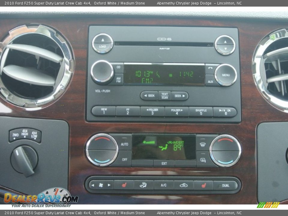 2010 Ford F250 Super Duty Lariat Crew Cab 4x4 Oxford White / Medium Stone Photo #16