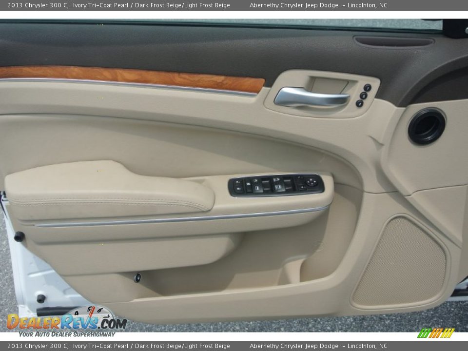 2013 Chrysler 300 C Ivory Tri-Coat Pearl / Dark Frost Beige/Light Frost Beige Photo #8