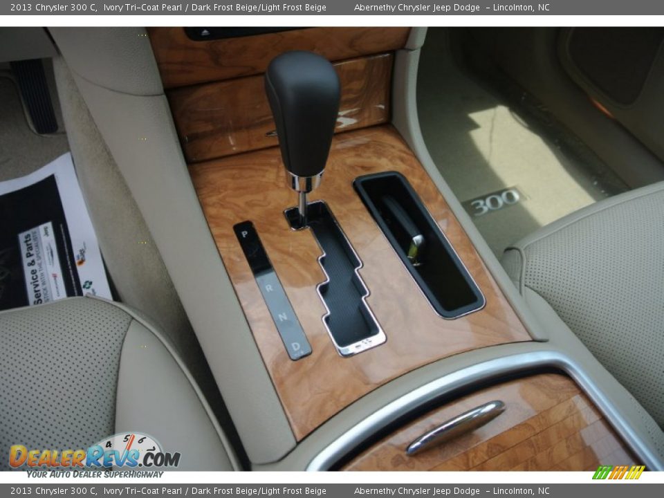2013 Chrysler 300 C Ivory Tri-Coat Pearl / Dark Frost Beige/Light Frost Beige Photo #9