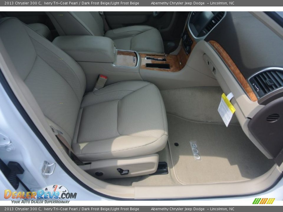 2013 Chrysler 300 C Ivory Tri-Coat Pearl / Dark Frost Beige/Light Frost Beige Photo #20