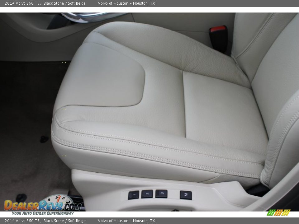 Front Seat of 2014 Volvo S60 T5 Photo #4