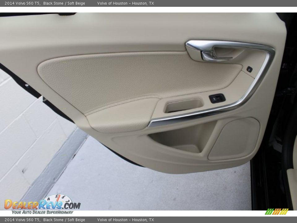 Door Panel of 2014 Volvo S60 T5 Photo #16