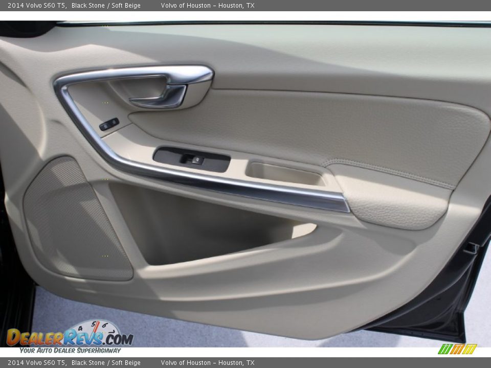 Door Panel of 2014 Volvo S60 T5 Photo #23