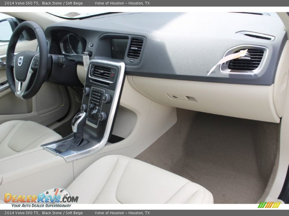 Dashboard of 2014 Volvo S60 T5 Photo #24