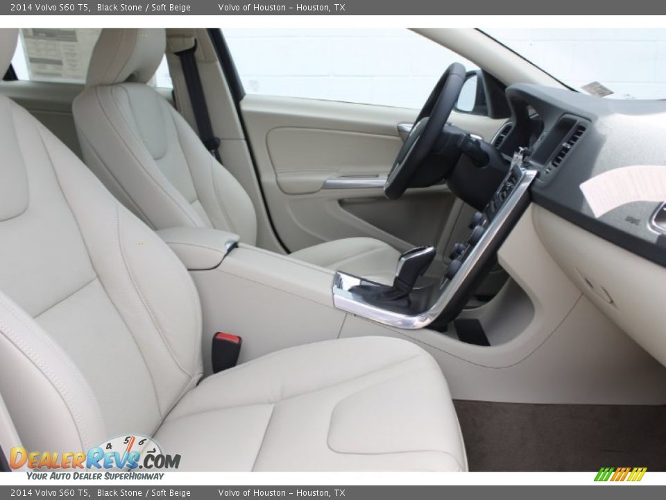 Front Seat of 2014 Volvo S60 T5 Photo #25