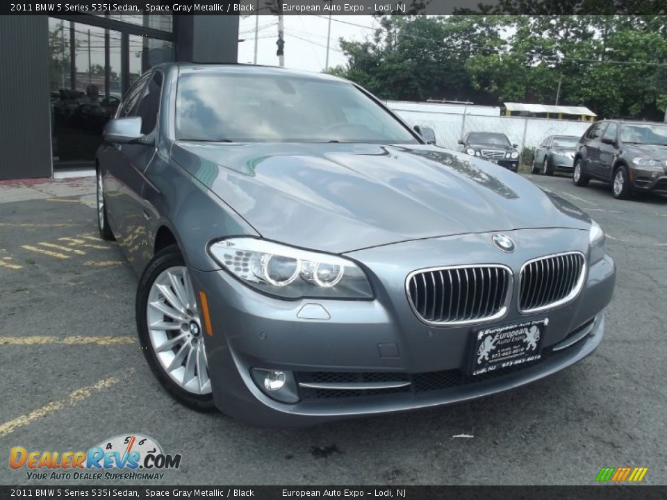2011 BMW 5 Series 535i Sedan Space Gray Metallic / Black Photo #2
