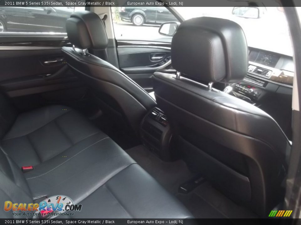 2011 BMW 5 Series 535i Sedan Space Gray Metallic / Black Photo #12
