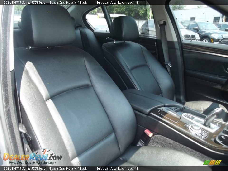2011 BMW 5 Series 535i Sedan Space Gray Metallic / Black Photo #15