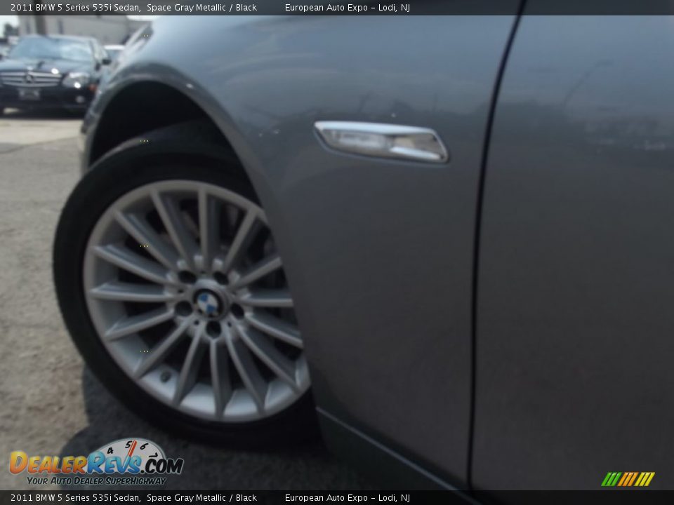 2011 BMW 5 Series 535i Sedan Space Gray Metallic / Black Photo #17