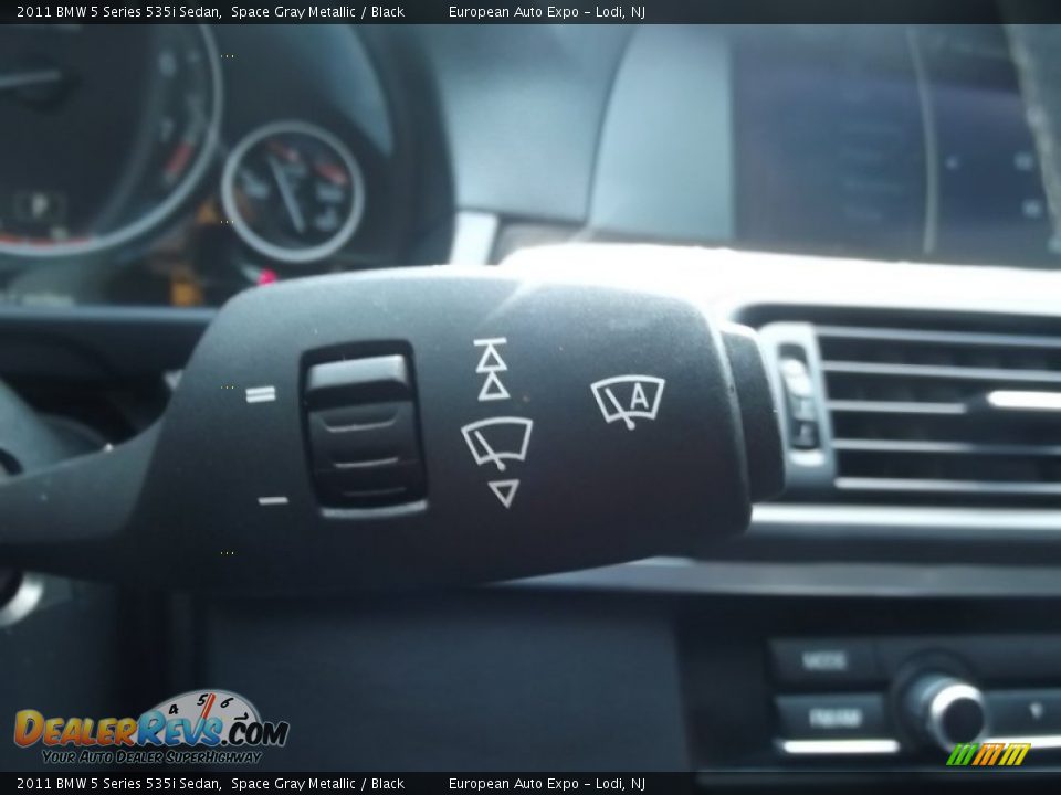 2011 BMW 5 Series 535i Sedan Space Gray Metallic / Black Photo #25