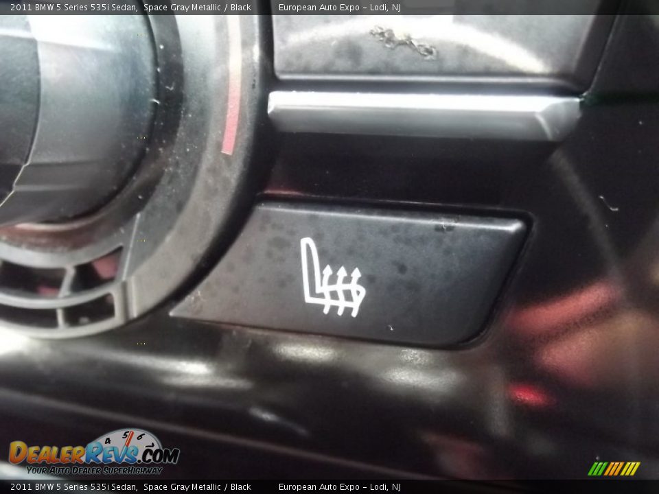 2011 BMW 5 Series 535i Sedan Space Gray Metallic / Black Photo #32