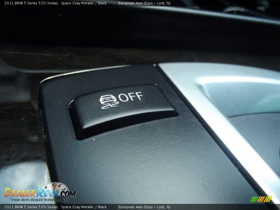 2011 BMW 5 Series 535i Sedan Space Gray Metallic / Black Photo #35