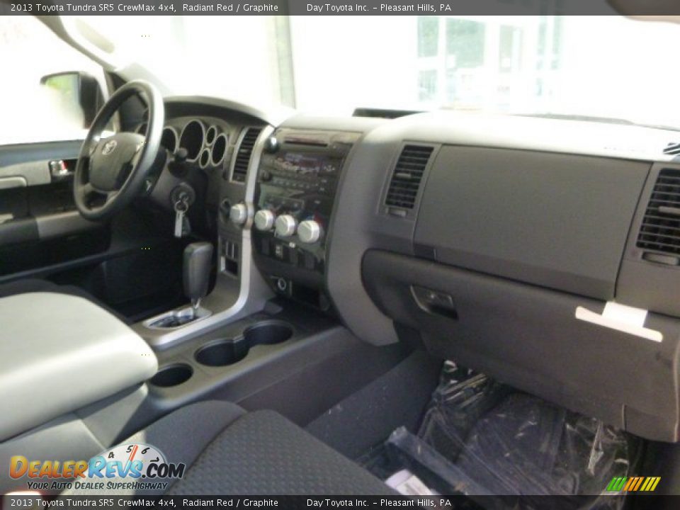 2013 Toyota Tundra SR5 CrewMax 4x4 Radiant Red / Graphite Photo #10