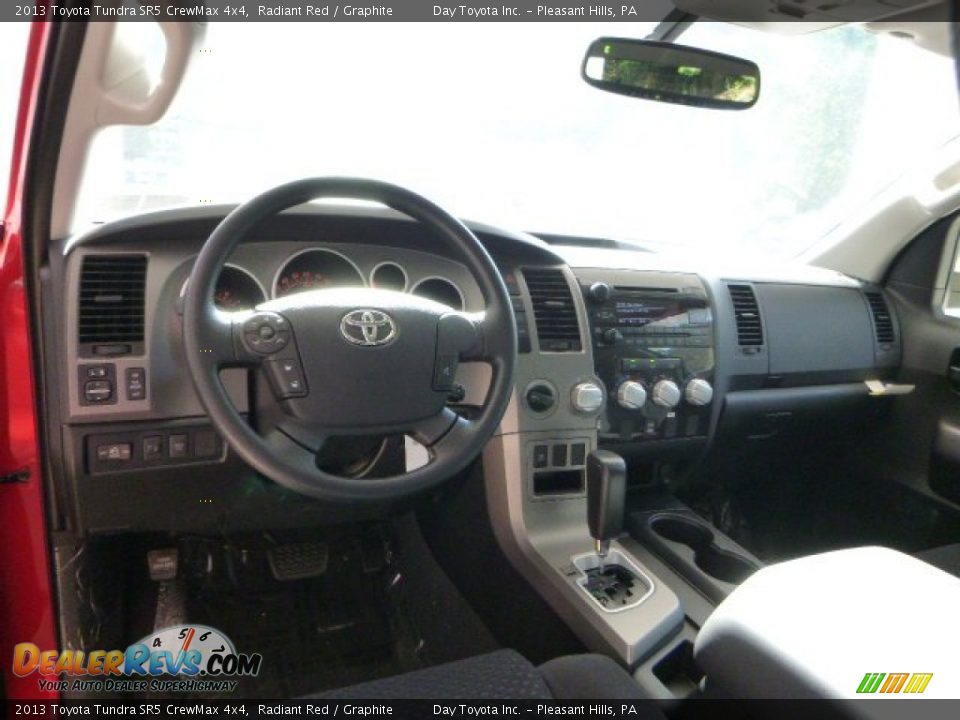 2013 Toyota Tundra SR5 CrewMax 4x4 Radiant Red / Graphite Photo #14
