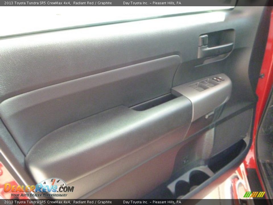 2013 Toyota Tundra SR5 CrewMax 4x4 Radiant Red / Graphite Photo #15