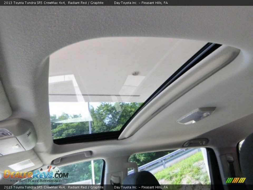 2013 Toyota Tundra SR5 CrewMax 4x4 Radiant Red / Graphite Photo #16