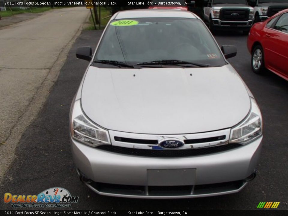 2011 Ford Focus SE Sedan Ingot Silver Metallic / Charcoal Black Photo #2
