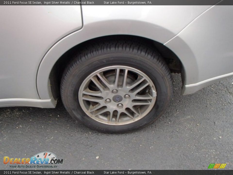 2011 Ford Focus SE Sedan Ingot Silver Metallic / Charcoal Black Photo #7