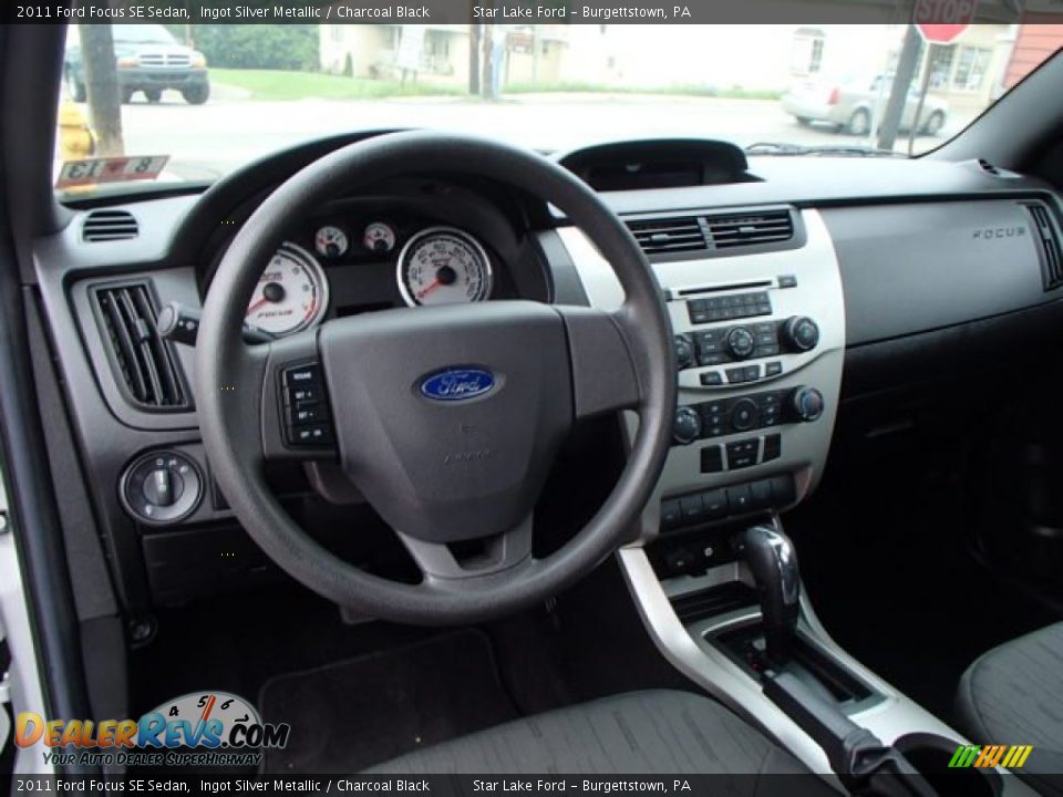 2011 Ford Focus SE Sedan Ingot Silver Metallic / Charcoal Black Photo #10
