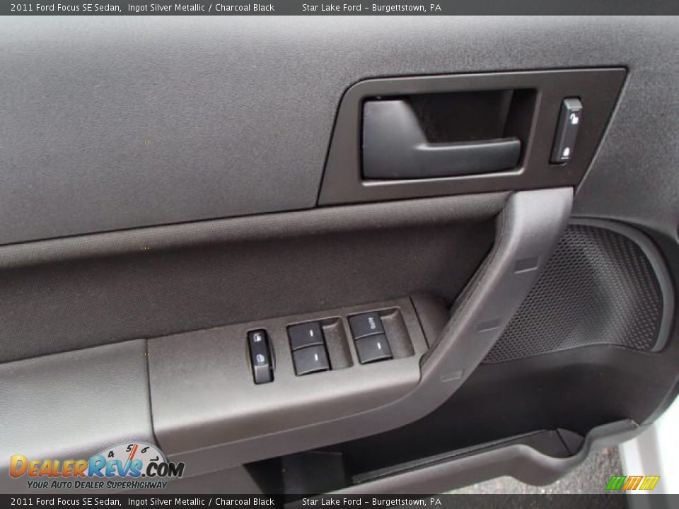 2011 Ford Focus SE Sedan Ingot Silver Metallic / Charcoal Black Photo #11
