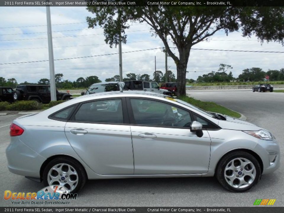 2011 Ford Fiesta SEL Sedan Ingot Silver Metallic / Charcoal Black/Blue Cloth Photo #9